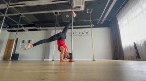 Pole dance handstand / Пол дэнс стойки для начинающих