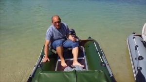 Лодка для рыбалки с мотором 2,5 л.с. катамаранного типа Smart Fisher 380