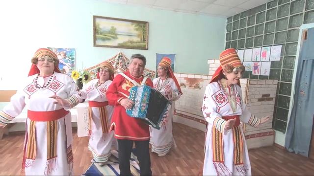 Вокальная группа _Ляйнесь_ РЦКД _Геолог_, руководитель Любовь Сидорова -   Частушки.mp4