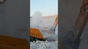 Китайский карьерный самосвал LGMG MT86