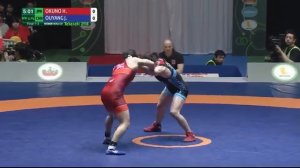 Women wrestling J.Ouyang ( China ) vs H.Okuno ( Japan )