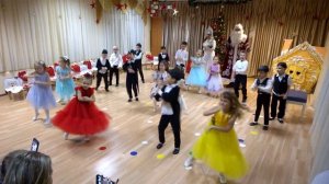Танец на новый год в детском саду. Новогодняя пляска в финале утренника