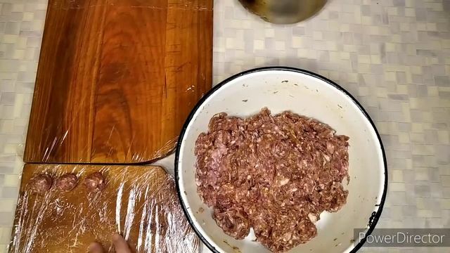 Заготовка полуфабрикатов из фарша. Заготовки из фарша. Мясные заготовки.