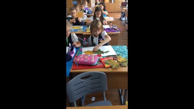 Золотая осень.Творческие работы 1-4 классов совместно с изо-студией "Карандаш". Педагог: Искра И.С. смотреть онлайн