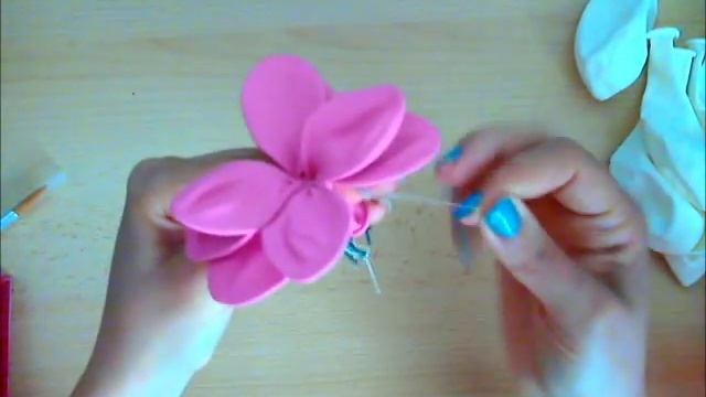 Как зделать цветы из воздушных шариков и железной проволоки