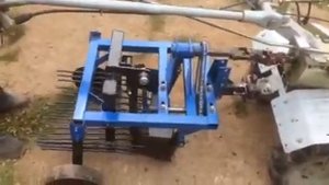 Картофелекопалка вибрационная под ВОМ мотоблока низкооборотистая