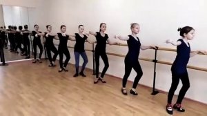 Экзерсис у станка, народный танец