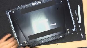 Ноутбук Lenovo IdeaPad Y700. Замена верхней крышки и петель.