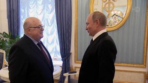Актер и режиссер Александр Калягин принимает поздравления с 75-летием