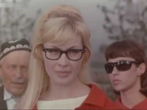 Дорожная песня -- Аида Ведищева -- к-ф: "Белый рояль" - 1968