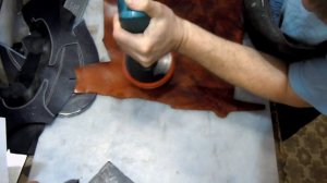 работа с кожей,полировка воском