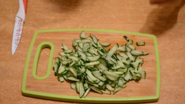 Салат из морской капусты - рецепт простого и вкусного салата.