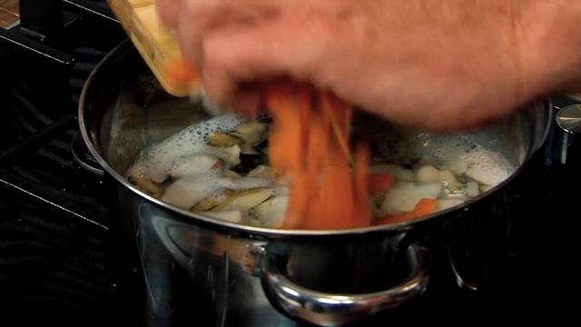 СМАК. В гостях Алексей Серебряков. Готовим суп из белых грибов смотреть онлайн