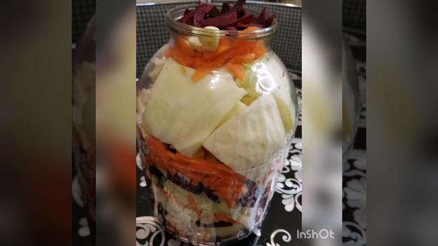 Маринованная капуста "Пелюстка" со свёклой, морковью и чесноком. Вкусно!