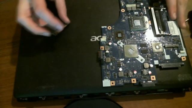 Что делать, если на ноутбуке нет картинки?/ Лечим отвал видеочипа. смотреть онлайн