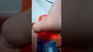Заряжаем аккумулятор от шуруповерта  Makita