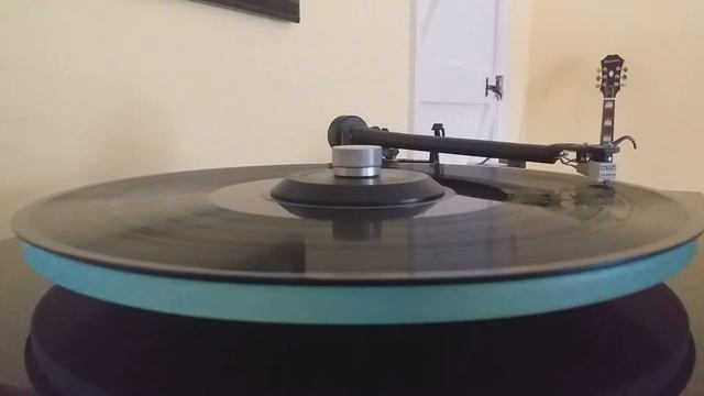 Rega Carbon [Rega Planar 2] Rod Stewart - Street Fighting Man [1969] смотреть онлайн