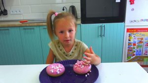 Соня и папа   история для детей про вредные сладости и конфеты #Sofushka Show