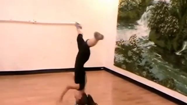 Вращение на голове смотреть онлайн