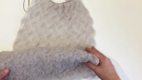 Вяжу палантин спицами в реальном времени!