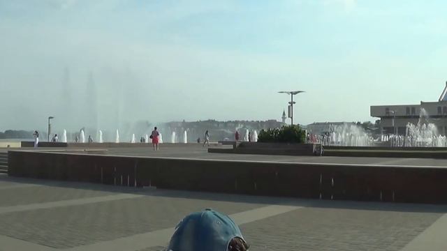 Фонтаны около театра Камала