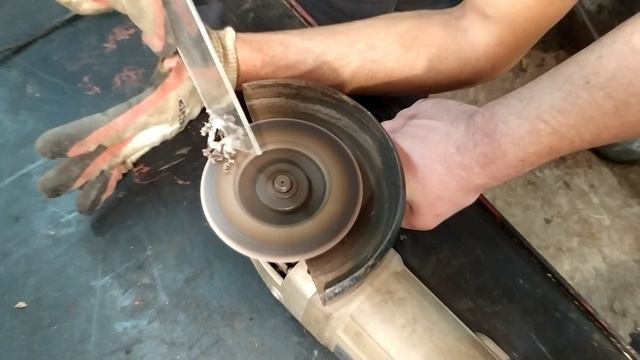 ШОК! НЕВЕРОЯТНО! Отчищаем зачистной круг оргстеклом!