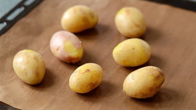 Мятый картофель в духовке