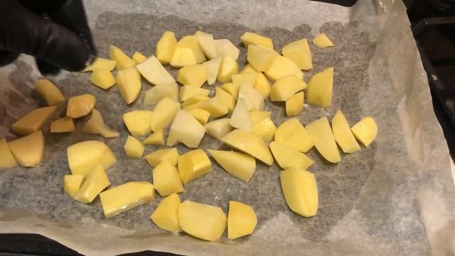 СОЧНЫЕ КУРИНЫЕ БЁДРЫШКИ ПРИГОТОВЛЕННЫЕ В ДУХОВКЕ. смотреть онлайн