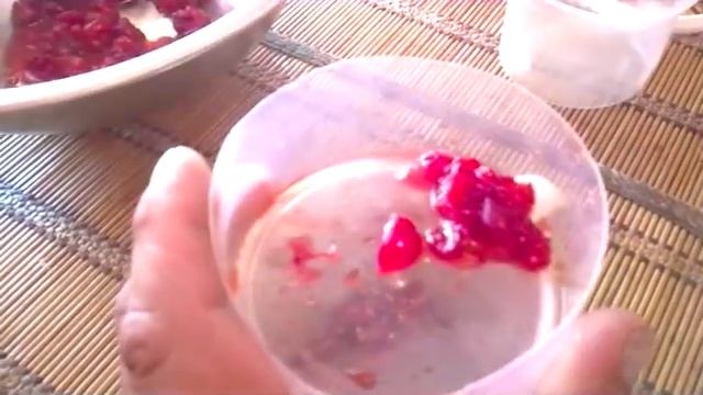 Как удалить косточку из вишни.