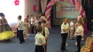 Если друг не смеётся, ты включи ему солнце...