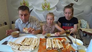 МУКБАНГ СОСИСКИ В ЛАВАШЕ | MUKBANG SAUSAGES IN PITA BREAD #мукбанг #mukbang