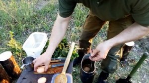 Отдых у реки Ночёвка в палатке  Готовим  "Зелёный..."
