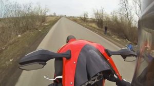 Yamaha R1 & Honda CBR1000RR Fireblade Wheelie.mp4