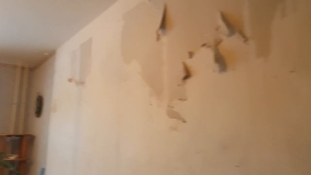 Наконец-то до клеили стену,обоями. смотреть онлайн