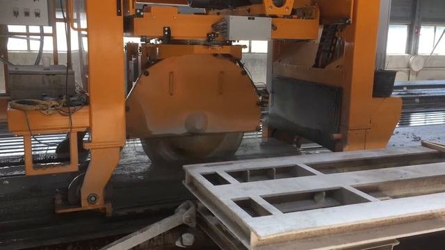 Пила TDM для резки пустотных плит в процессе производства методом безопалубочного формования