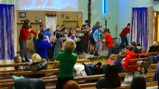 Вручение подарков (16:00) смотреть онлайн