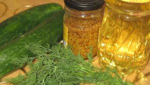 Салат из огурцов с укропом и дижонской горчицей