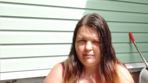 Резиновая краска - современный экологичный материал. Красим новую стену сарая на старой даче.