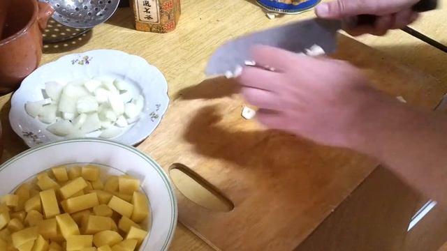 Жаркое в горшочках. Блюдо в горшочках. Глиняные горшочки. Закидал все и готово!