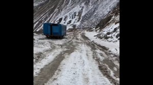 По горной дороге в урочище Джилы-су, Высоко забрались на Лада Гранта