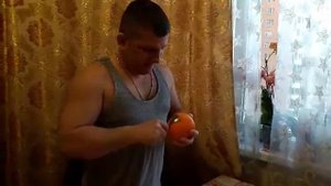Как легко почистить апельсин от кожуры!