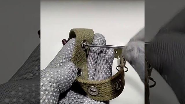 Как надежно закрепить адресник на ошейнике