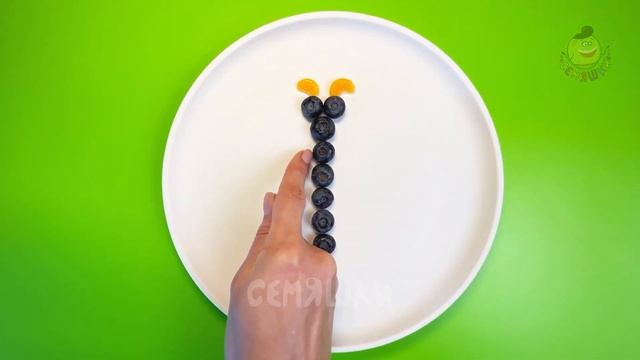 Чем накормить ребенка, если он не хочет есть фрукты? Конечно фруктовым салатиком в виде стрекозы смотреть онлайн