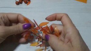 Дерево счастья с листьями из пластиковой бутылки