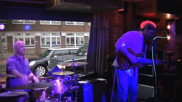 1990's Fender Pro Tube Super Amp Live Blues 1 - Confidence Man - Ben Fletcher смотреть онлайн