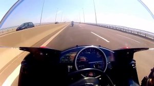 ✔ Yamaha R1 vs R6 Разгон до 300км!!!