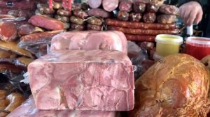 Центральный рынок Кисловодска Дегустирую мясные лакомства, выращенные на горной травке