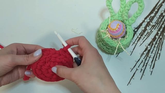 Быстрые маленькие корзиночки "Зайчики" крючком из трикотажной пряжи