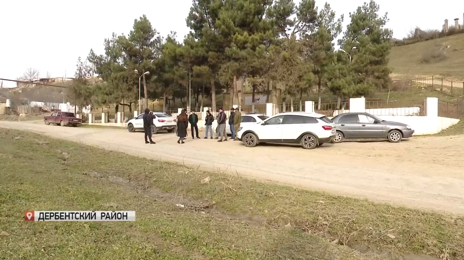 Жители селения Мугарты просят заасфальтировать дорогу