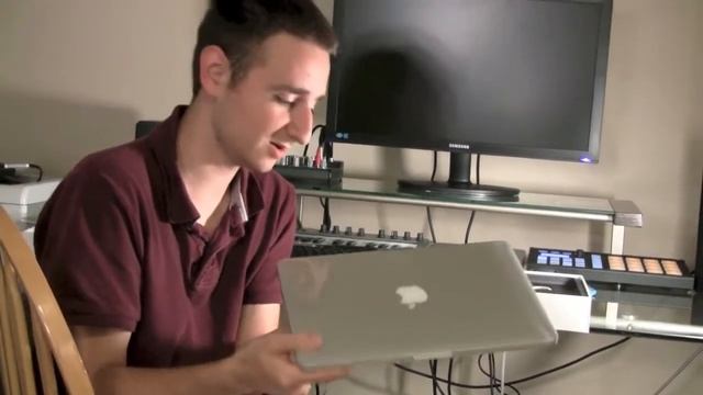 MacBook Pro Retina Display Unboxing 13" (2012) смотреть онлайн